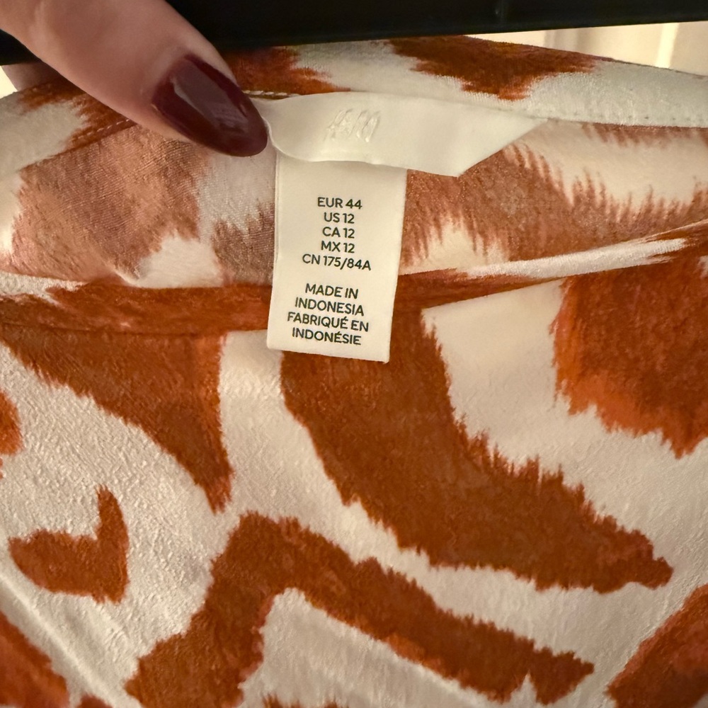 H&M Rust & White Animal Print Blouse - Picture 2 of 3